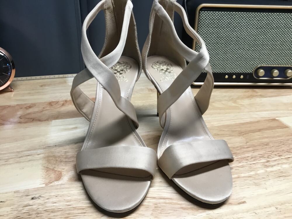 Vince Camuto Pascallia Pump High Heels Women's 9 Beige Back Zip Party Cocktail